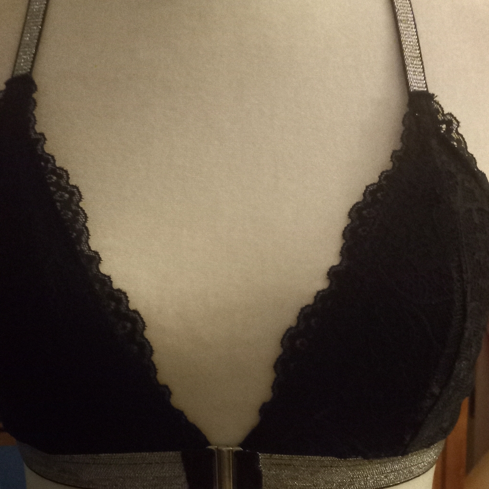 New,sexy black halter stretch metallic trim lace bralette,clasp front   size med